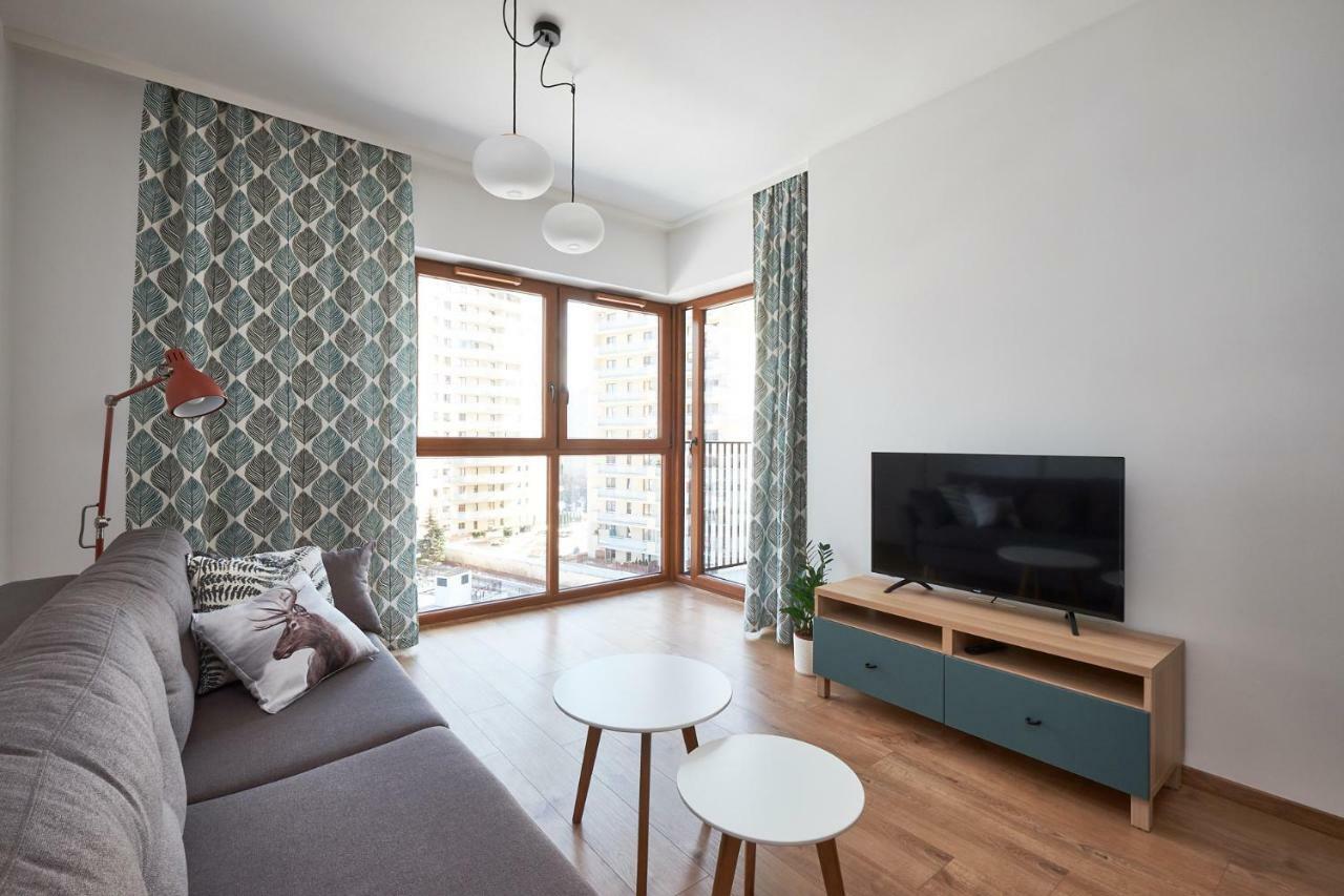 Apartament Modern In *
